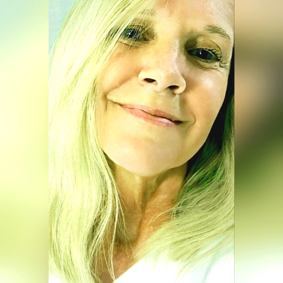 Meet your Posher, Denean - Picture 1 of 9